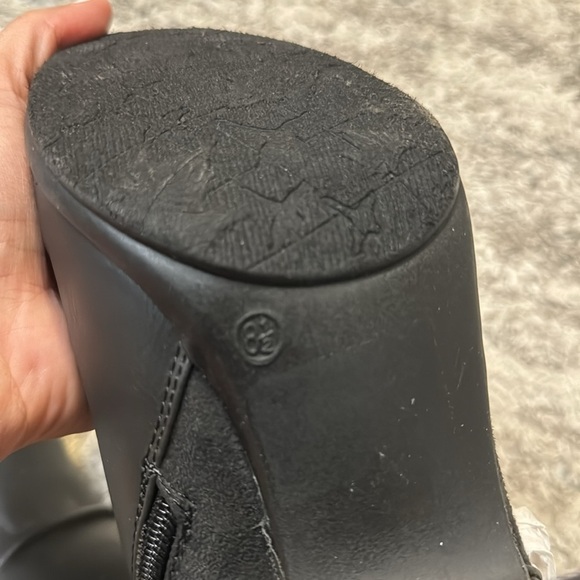 Bumper boot heels | SIZE 8.5 - Picture 4 of 4